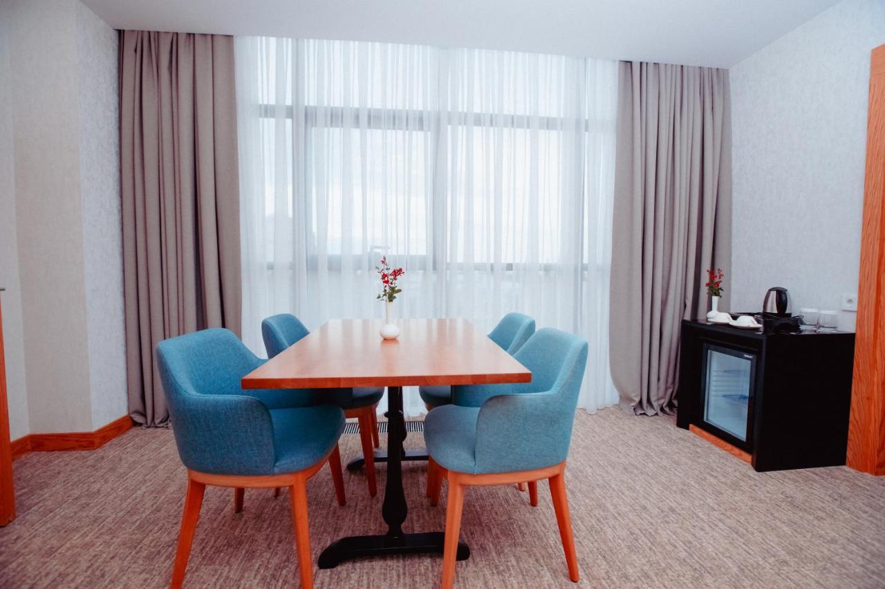Premium Hotel Гянджа Экстерьер фото