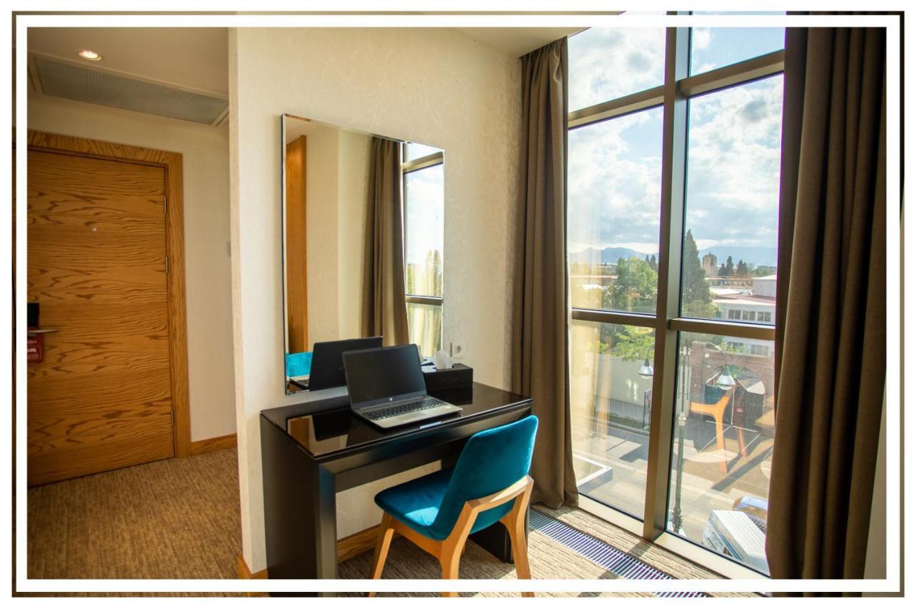 Premium Hotel Гянджа Экстерьер фото