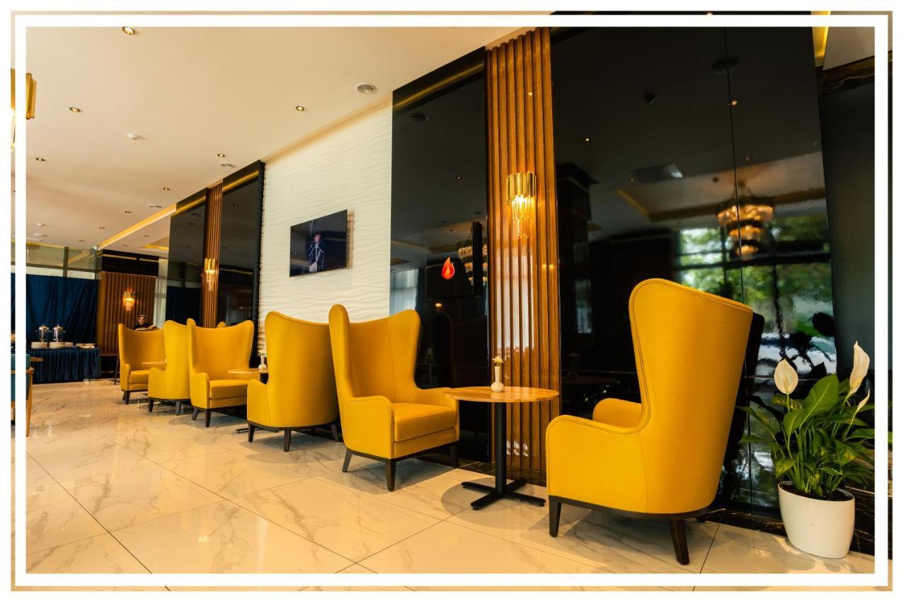 Premium Hotel Гянджа Экстерьер фото